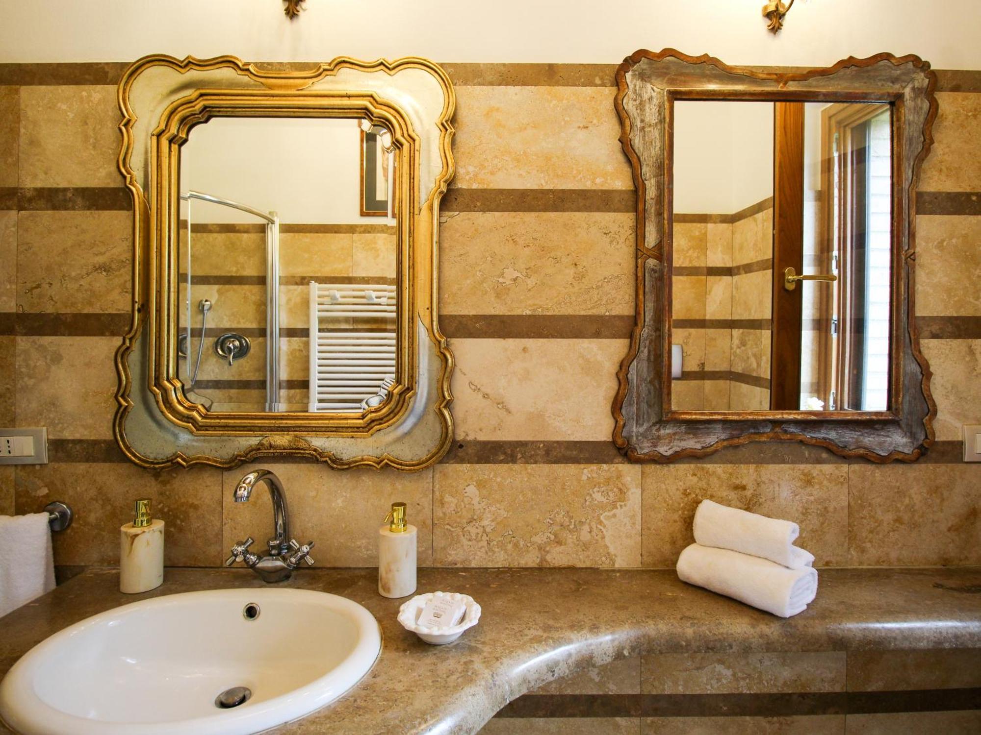Agriturismo Boschi Di Montecalvi ชูเวเรโต ภายนอก รูปภาพ